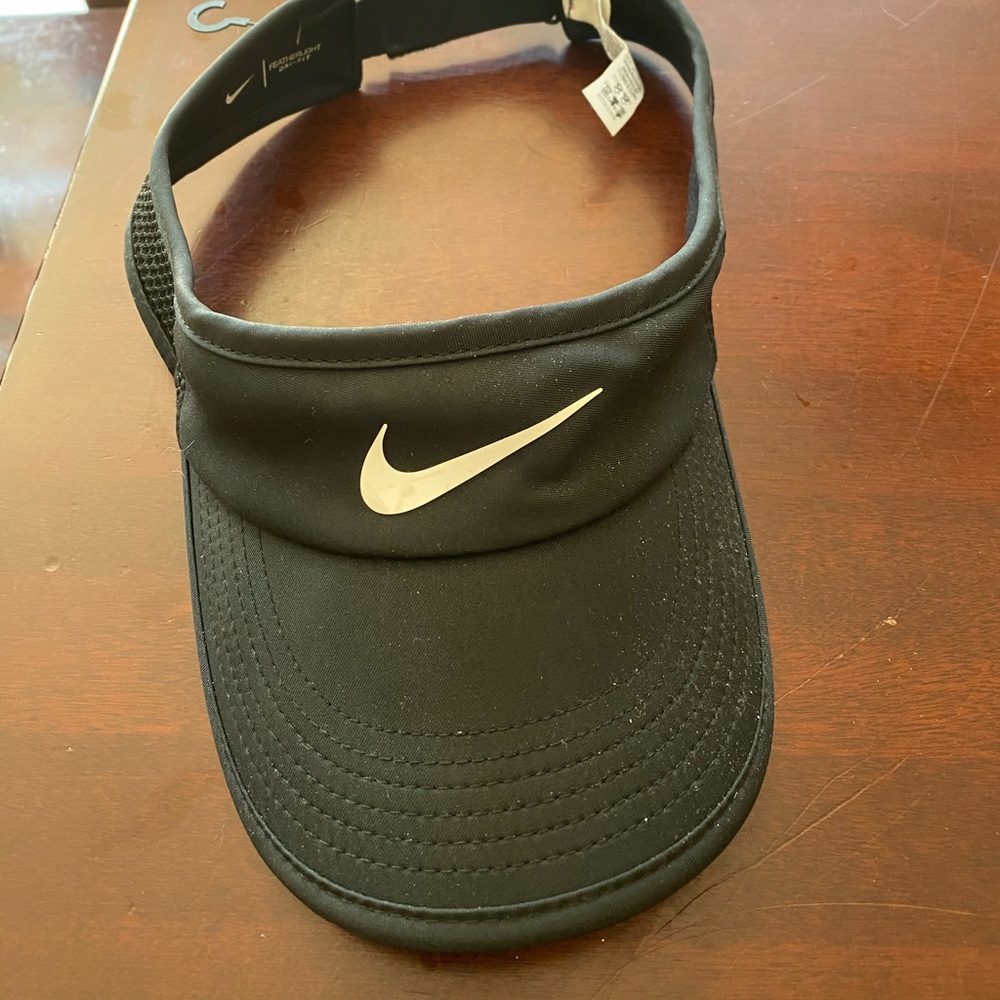 Black nike visor